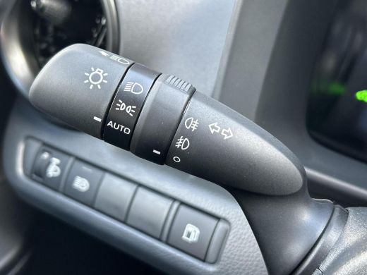 Toyota C-HR 1.8 Hybrid 140 Dynamic | Nieuwe auto | Direct uit voorraad leverbaar | ActivLease financial lease