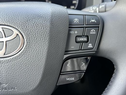 Toyota C-HR 1.8 Hybrid 140 Dynamic | Nieuwe auto | Direct uit voorraad leverbaar | ActivLease financial lease