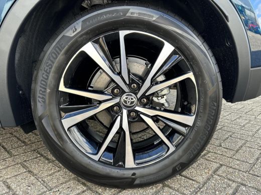 Toyota C-HR 1.8 Hybrid 140 Dynamic | Nieuwe auto | Direct uit voorraad leverbaar | ActivLease financial lease