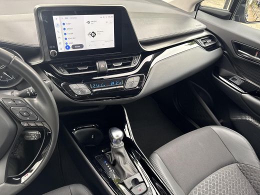 Toyota C-HR 1.8 Hybrid Dynamic | 06-10141018 Voor meer informatie ActivLease financial lease