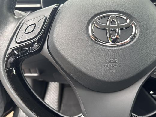 Toyota C-HR 1.8 Hybrid Dynamic | 06-10141018 Voor meer informatie ActivLease financial lease