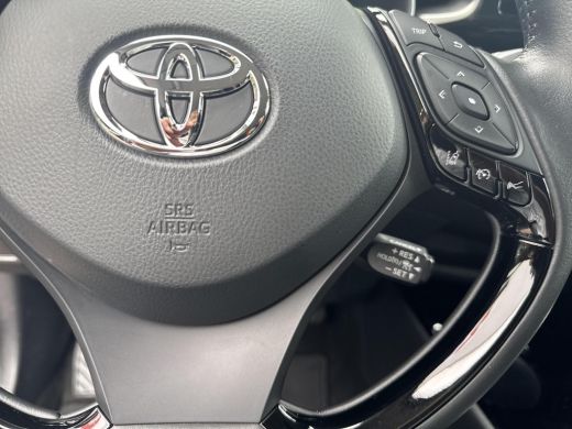 Toyota C-HR 1.8 Hybrid Dynamic | 06-10141018 Voor meer informatie ActivLease financial lease