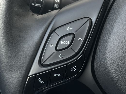 Toyota C-HR 2.0 Hybrid Team D | Navi | Carplay | Dodehoek | Park Assist | Camera ActivLease financial lease