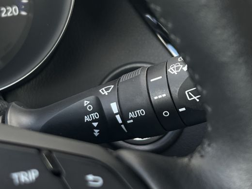 Toyota C-HR 2.0 Hybrid Team D | Navi | Carplay | Dodehoek | Park Assist | Camera ActivLease financial lease