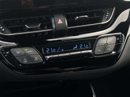Toyota C-HR 2.0 Hybrid Team D | Navi | Carplay | Dodehoek | Park Assist | Camera ActivLease financial lease