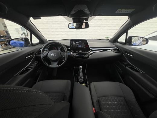 Toyota C-HR 2.0 Hybrid Team D | Navi | Carplay | Dodehoek | Park Assist | Camera ActivLease financial lease