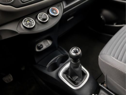 Toyota Yaris 1.0 VVT-i Sport (AIRCO, BLUETOOTH, ELEK RAMEN, GETINT GLAS, SPORTSTOELEN, MULTIFUNCTIONEEL STUURW... ActivLease financial lease