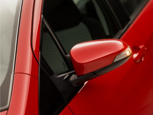 Toyota Yaris 1.0 VVT-i Sport (AIRCO, BLUETOOTH, ELEK RAMEN, GETINT GLAS, SPORTSTOELEN, MULTIFUNCTIONEEL STUURW... ActivLease financial lease