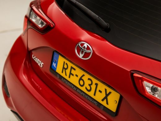 Toyota Yaris 1.0 VVT-i Sport (AIRCO, BLUETOOTH, ELEK RAMEN, GETINT GLAS, SPORTSTOELEN, MULTIFUNCTIONEEL STUURW... ActivLease financial lease