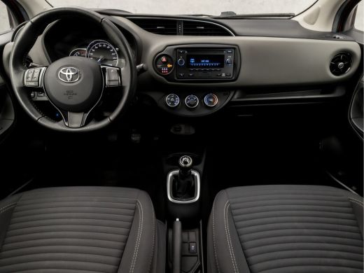 Toyota Yaris 1.0 VVT-i Sport (AIRCO, BLUETOOTH, ELEK RAMEN, GETINT GLAS, SPORTSTOELEN, MULTIFUNCTIONEEL STUURW... ActivLease financial lease