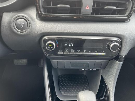Toyota Yaris 1.5 Hybrid 115 First Edition | Navigatie | Apple CarPlay/Android auto | Achteruitrijcamera ActivLease financial lease