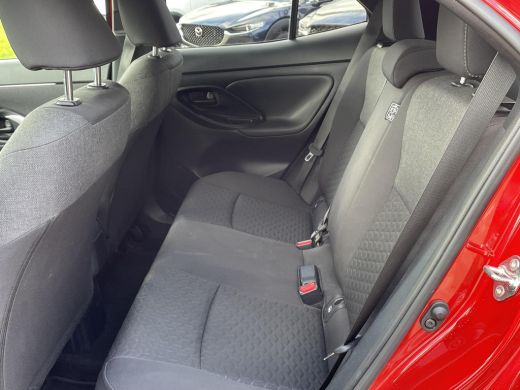 Toyota Yaris Cross 1.5 Hybrid Dynamic **NAVIGATIE/ PARKEERCAMERA/ GARANTIE** ActivLease financial lease