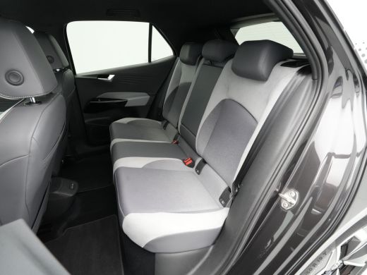 Volkswagen ID.3 First Plus 58 kWh Navigatie Carplay stoel/stuurverwarming Camera 89%SOH Demo TH ActivLease financial lease