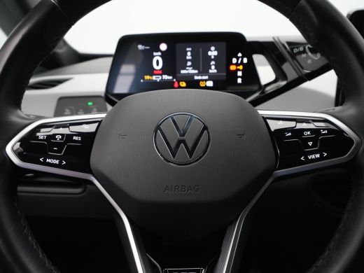 Volkswagen ID.3 First Plus 58 kWh Navigatie Carplay stoel/stuurverwarming Camera Acc  10 ActivLease financial lease