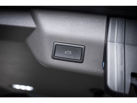 Volkswagen Multivan 1.4 eHybrid TREKHAAK - AUTOM DEUREN - CAMERA ActivLease financial lease