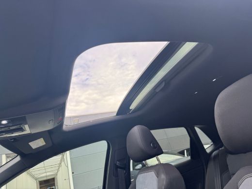 Volkswagen Polo 1.0 TSI 95 pk R-Line Business | Panoramadak | Navi | LED Matrix | Apple Carplay | 18" LM Velgen | ActivLease financial lease