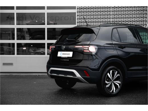 Volkswagen T-Cross 1.0 TSI Life Edition | Trekhaak | Navigatie | PDC V+A | Apple Carplay | Camera achter | ActivLease financial lease