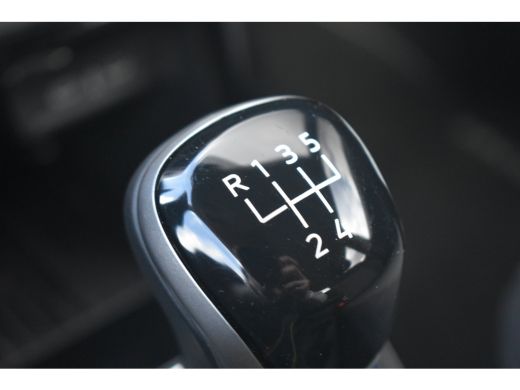 Volkswagen T-Cross 1.0 TSI 95PK Life Edition | TREKHAAK | CAMERA | NAVIGATIE | APP. CONNECT | ADAPT. CRUISE | FULL L... ActivLease financial lease