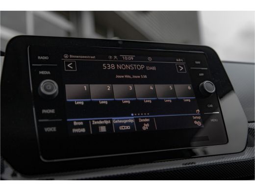 Volkswagen T-Cross 1.0 TSI Life Edition | Trekhaak | Navigatie | PDC V+A | Apple Carplay | Camera achter | ActivLease financial lease