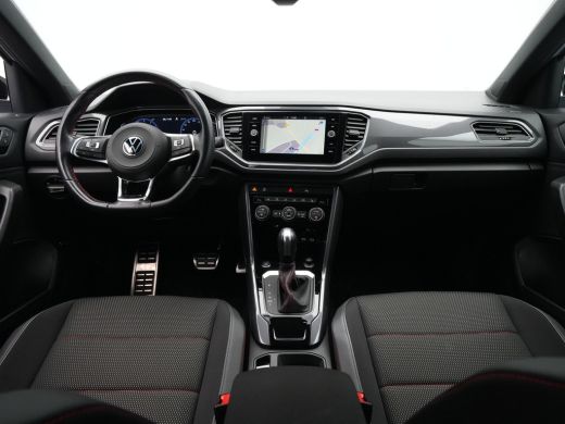 Volkswagen T-Roc 1.5 TSI 150pk DSG R-Line Business Navigatie Carplay Camera 19" velgen Trekhaak Keyless 173 ActivLease financial lease