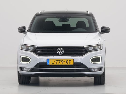 Volkswagen T-Roc 1.5 TSI 150pk DSG R-Line Business Navigatie Carplay Camera 19" velgen Trekhaak Keyless 173 ActivLease financial lease