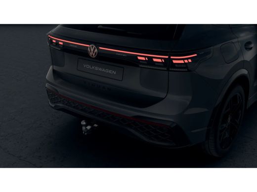 Volkswagen Tiguan R-Line Edition - eHybrid | 'App-Connect' draadloze smartphone integratie | Automatische afstandsr... ActivLease financial lease