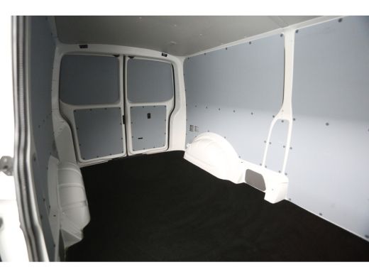 Volkswagen Transporter 2.0 TDI 150PK L2H1 | Automaat | Airco | Camera | Cruise | Carplay | Navigatie | PDC | Trekhaak | ... ActivLease financial lease