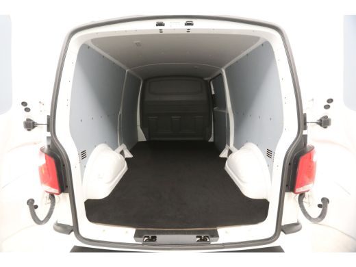 Volkswagen Transporter 2.0 TDI 150PK L2H1 | Automaat | Airco | Camera | Cruise | Carplay | Navigatie | PDC | Trekhaak | ... ActivLease financial lease