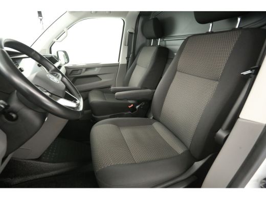 Volkswagen Transporter 2.0 TDI 150PK L2H1 | Automaat | Airco | Camera | Cruise | Carplay | Navigatie | PDC | Trekhaak | ... ActivLease financial lease