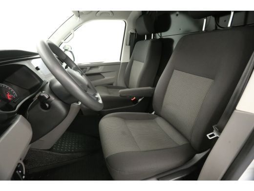 Volkswagen Transporter 2.0 TDI L2H1 | Camera | Airco | Cruise | Carplay | 2xSchuifdeur | Navigatie | Trekhaak ActivLease financial lease