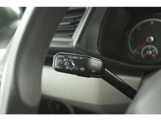 Volkswagen Transporter 2.0 TDI L2H1 | Camera | Airco | Cruise | Carplay | 2xSchuifdeur | Navigatie | Trekhaak ActivLease financial lease