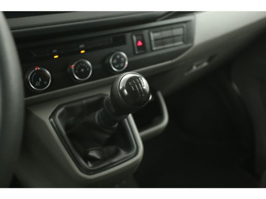 Volkswagen Transporter 2.0 TDI L2H1 | Camera | Airco | Cruise | Carplay | 2xSchuifdeur | Navigatie | Trekhaak ActivLease financial lease