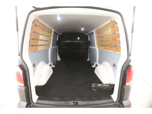 Volkswagen Transporter 2.0 TDI L2H1 | Camera | Airco | Cruise | Carplay | 2xSchuifdeur | Navigatie | Trekhaak ActivLease financial lease