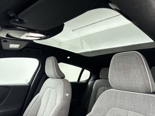 Volvo  C40 Ultimate 69kWh | 19" Allseason | Wool Blend bekleding | Getint glas | 360 Camera | Elektr. verst... ActivLease financial lease