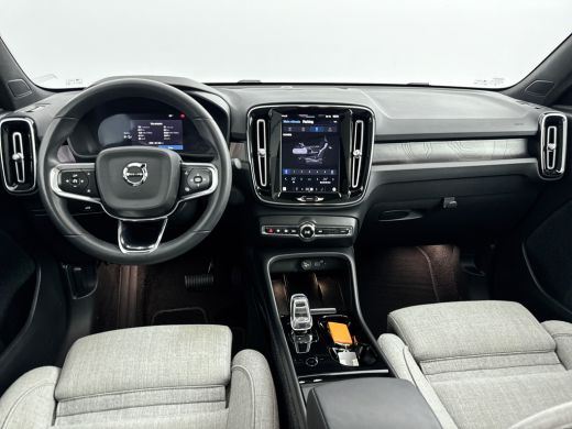 Volvo  C40 Ultimate 69kWh | 19" Allseason | Wool Blend bekleding | Getint glas | 360 Camera | Elektr. verst... ActivLease financial lease