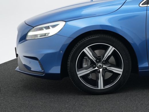 Volvo  V40 1.5 T3 Polar+ Sport Luxury | Standkachel | Panoramadak | Keyless Entry | Harman Kardon | Camera |... ActivLease financial lease