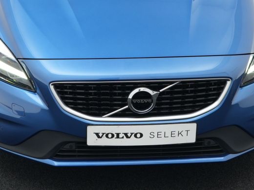Volvo  V40 1.5 T3 Polar+ Sport Luxury | Standkachel | Panoramadak | Keyless Entry | Harman Kardon | Camera |... ActivLease financial lease