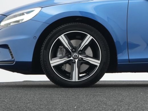 Volvo  V40 1.5 T3 Polar+ Sport Luxury | Standkachel | Panoramadak | Keyless Entry | Harman Kardon | Camera |... ActivLease financial lease