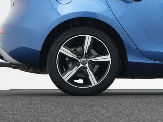 Volvo  V40 1.5 T3 Polar+ Sport Luxury | Standkachel | Panoramadak | Keyless Entry | Harman Kardon | Camera |... ActivLease financial lease