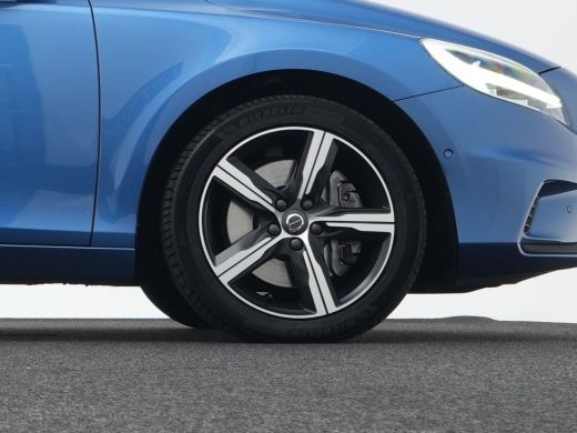 Volvo  V40 1.5 T3 Polar+ Sport Luxury | Standkachel | Panoramadak | Keyless Entry | Harman Kardon | Camera |... ActivLease financial lease