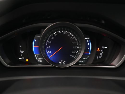 Volvo  V40 1.5 T3 Polar+ Sport Luxury | Standkachel | Panoramadak | Keyless Entry | Harman Kardon | Camera |... ActivLease financial lease