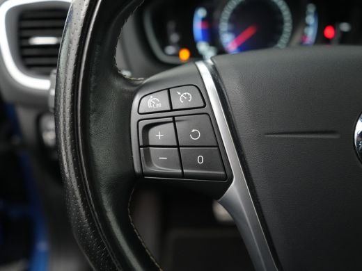 Volvo  V40 1.5 T3 Polar+ Sport Luxury | Standkachel | Panoramadak | Keyless Entry | Harman Kardon | Camera |... ActivLease financial lease