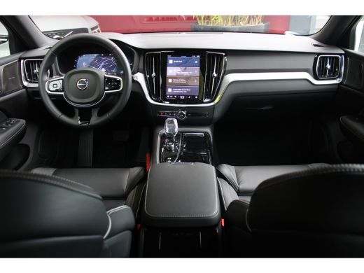Volvo  V60 2.0 T6 Plug-in hybrid AWD Plus Dark | Trekhaak | 360 Camera | Harman/Kardon | Memory | Pilot Assist ActivLease financial lease