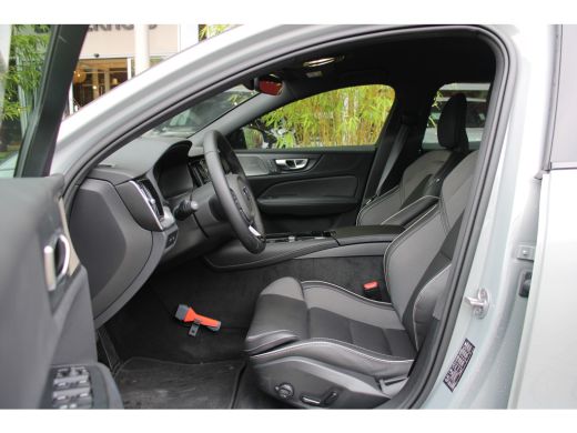 Volvo  V60 2.0 T6 Plug-in hybrid AWD Plus Dark | Trekhaak | 360 Camera | Harman/Kardon | Memory | Pilot Assist ActivLease financial lease
