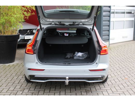 Volvo  V60 2.0 T6 Plug-in hybrid AWD Plus Dark | Trekhaak | 360 Camera | Harman/Kardon | Memory | Pilot Assist ActivLease financial lease