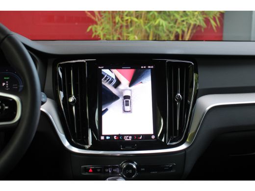 Volvo  V60 2.0 T6 Plug-in hybrid AWD Plus Dark | Trekhaak | 360 Camera | Harman/Kardon | Memory | Pilot Assist ActivLease financial lease