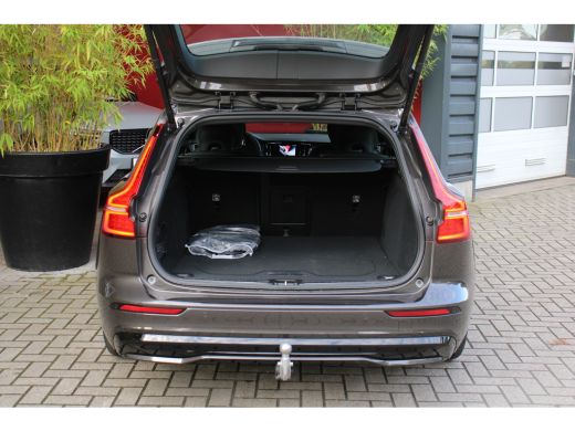 Volvo  V60 2.0 T6 Plug-in hybrid AWD Plus Dark | Trekhaak | 360 Camera | Harman/Kardon | Memory | Pilot Assist ActivLease financial lease