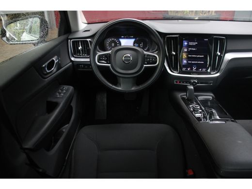 Volvo  V60 2.0 T6 Recharge AWD R-Design | Panoramadak | Adaptive Cruise | BLIS | Camera | Stuur/stoelverwarming ActivLease financial lease