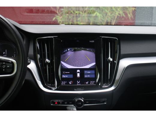 Volvo  V60 2.0 T6 Recharge AWD R-Design | Panoramadak | Adaptive Cruise | BLIS | Camera | Stuur/stoelverwarming ActivLease financial lease