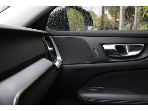 Volvo  V60 2.0 T6 Recharge AWD R-Design | Panoramadak | Adaptive Cruise | BLIS | Camera | Stuur/stoelverwarming ActivLease financial lease